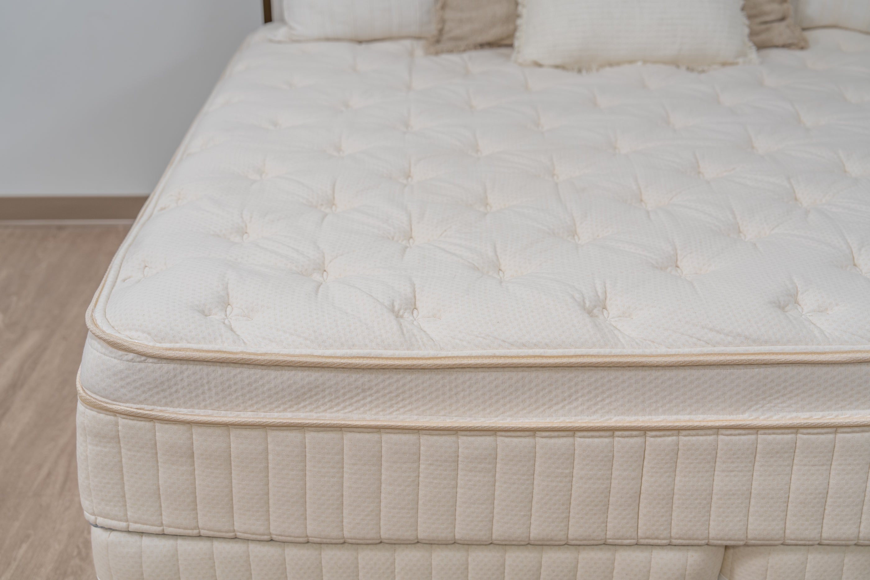 Winndom mattress plush latex foam organic cotton cover